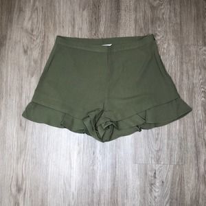 Jack by BB Dakota Women's Olive Green Ruffle Hem Weekend Warrior Shorts sz 6